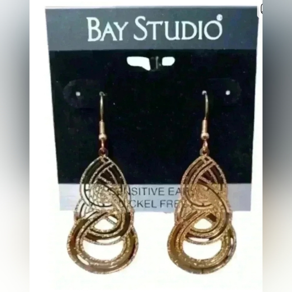 Bay Studio gold ring drop earrings. ✨️ - Picture 3 of 3